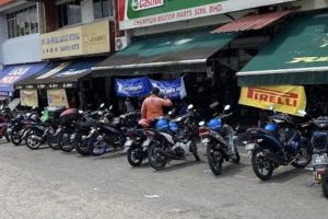 Kedai Aksesori Kereta di Pontian, Malaysia: Murah & Berkualiti